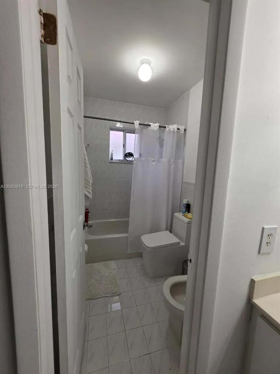 10101 W Okeechobee Rd #10-202 Hialeah Gardens, FL 33016