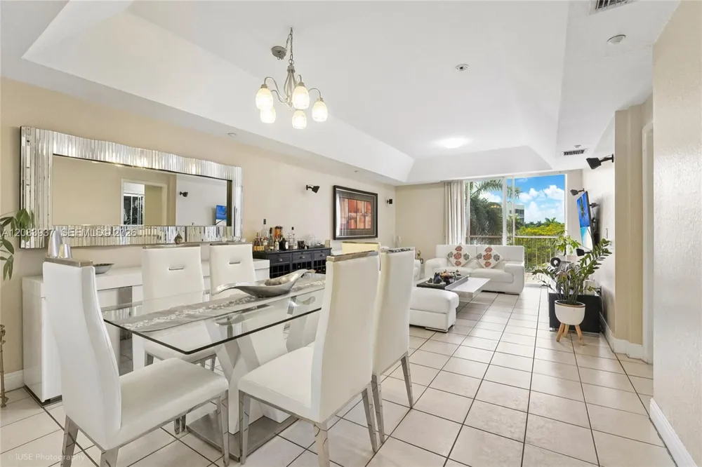 10710 NW 66th St #313 Doral, FL 33178