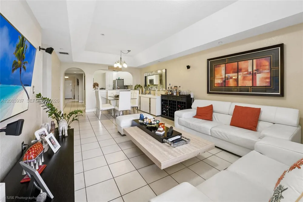 10710 NW 66th St #313 Doral, FL 33178