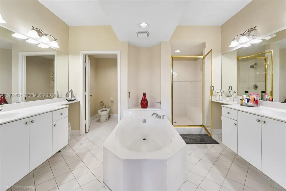 10710 NW 66th St #313 Doral, FL 33178
