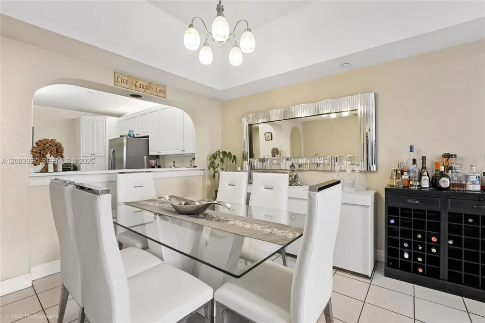 10710 NW 66th St #313 Doral, FL 33178