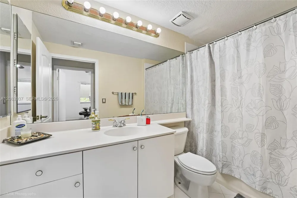 10710 NW 66th St #313 Doral, FL 33178