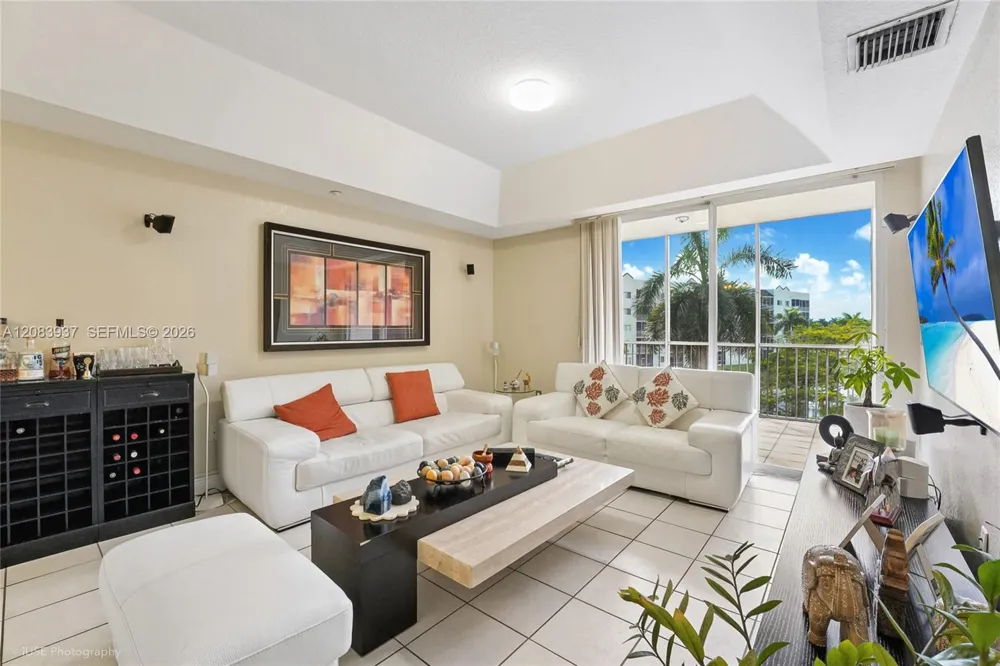 10710 NW 66th St #313 Doral, FL 33178