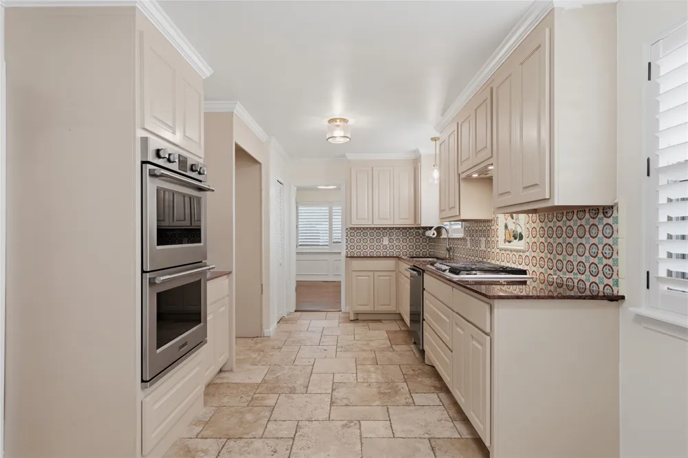 3637 E 48th Place Tulsa, OK 74135