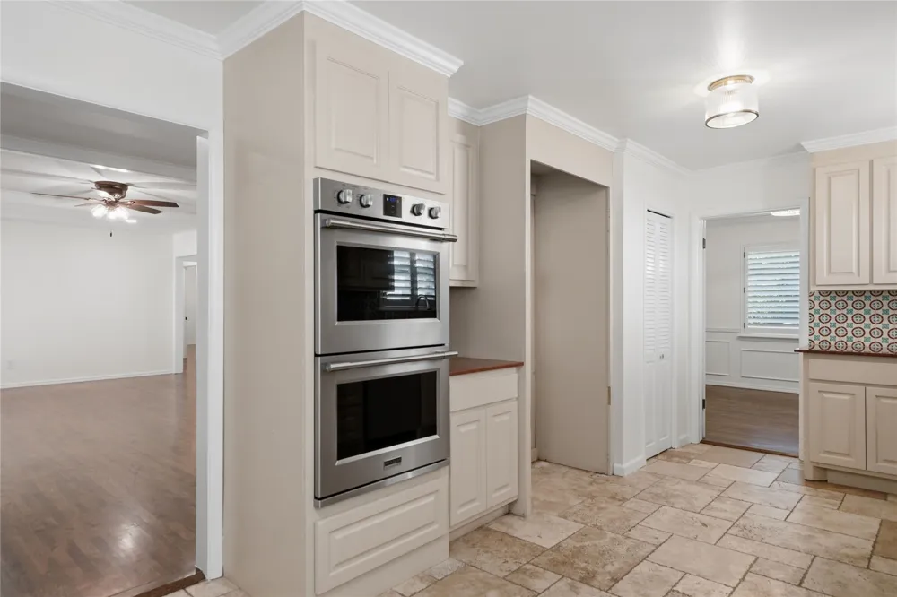 3637 E 48th Place Tulsa, OK 74135