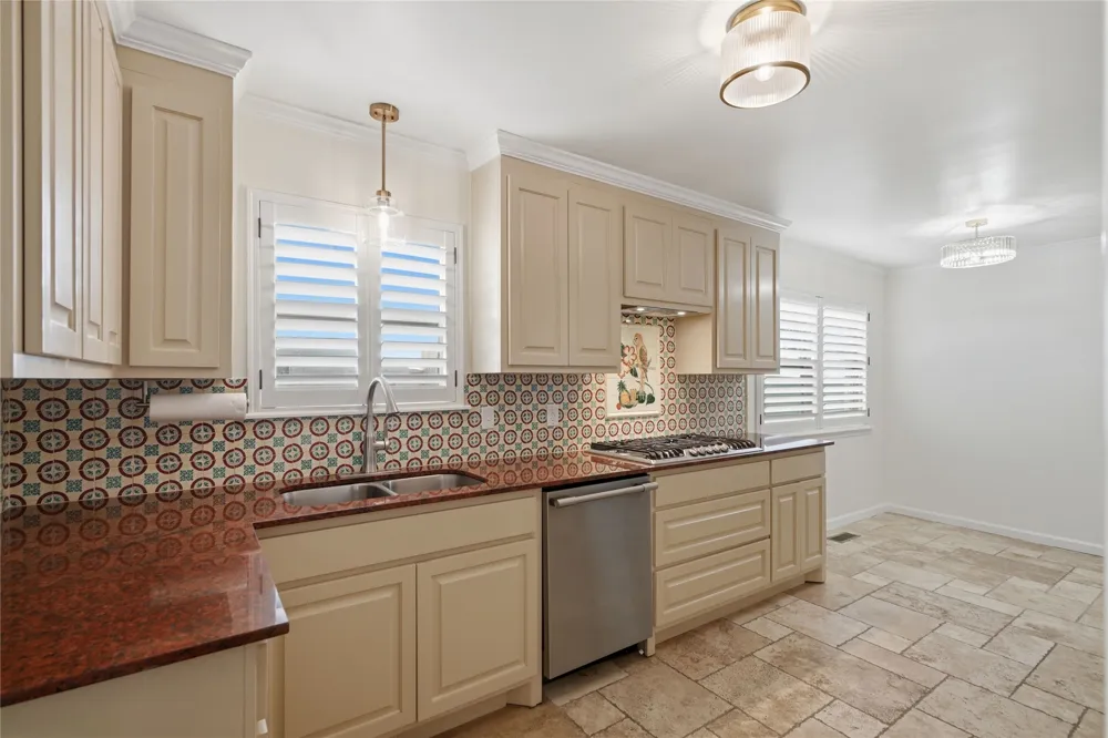3637 E 48th Place Tulsa, OK 74135