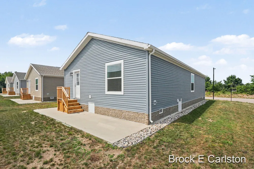 1283 E Ellis Road #27 Norton Shores City, MI 49441