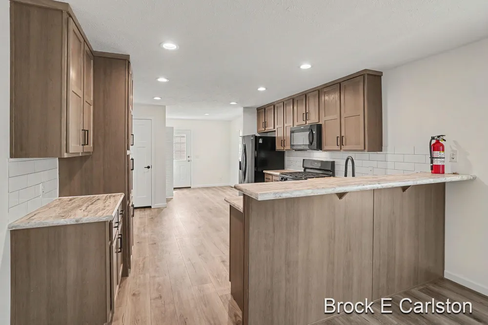 1283 E Ellis Road #27 Norton Shores City, MI 49441