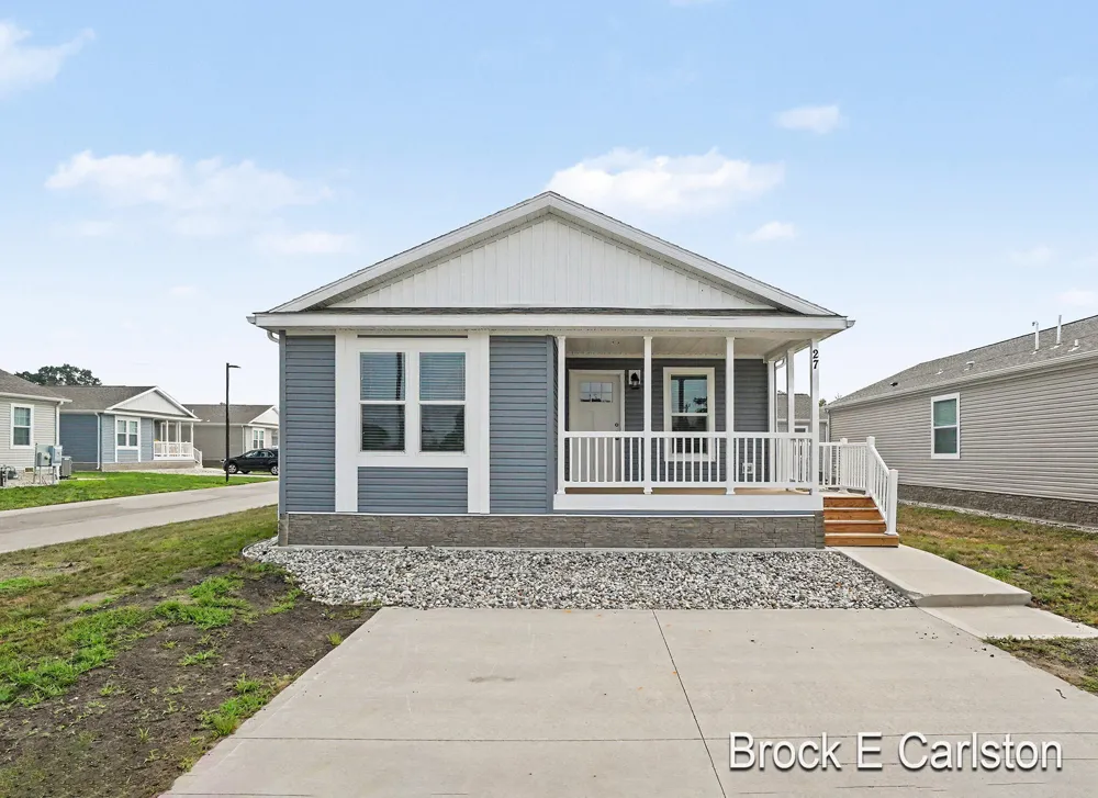 1283 E Ellis Road #27 Norton Shores City, MI 49441