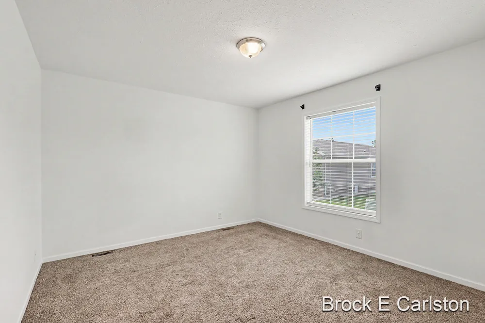 1283 E Ellis Road #10 Norton Shores City, MI 49441