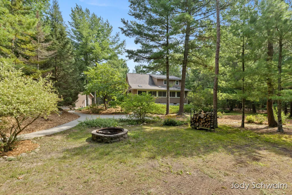 2175 Orshal Road Laketon Township, MI 49445