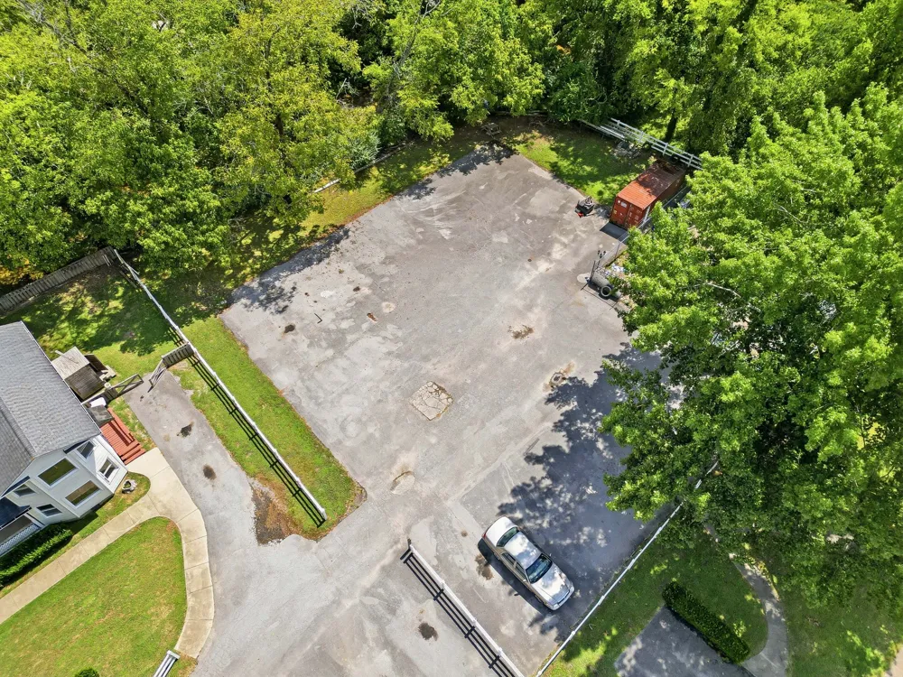 1063 Louisville Hwy Goodlettsville, TN 37072