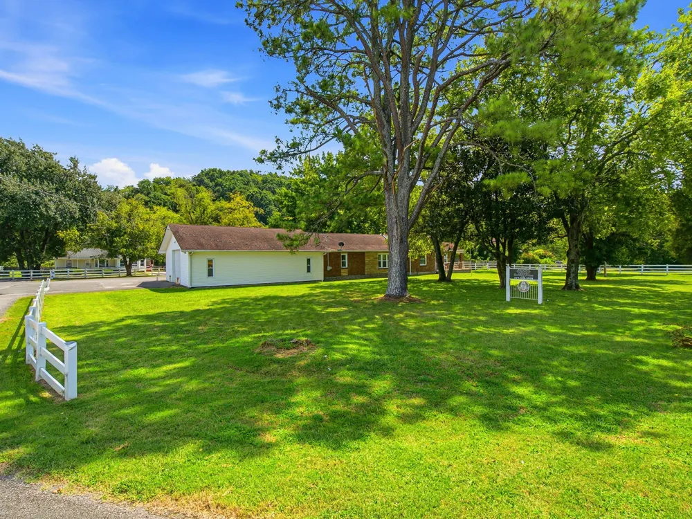 1063 Louisville Hwy Goodlettsville, TN 37072