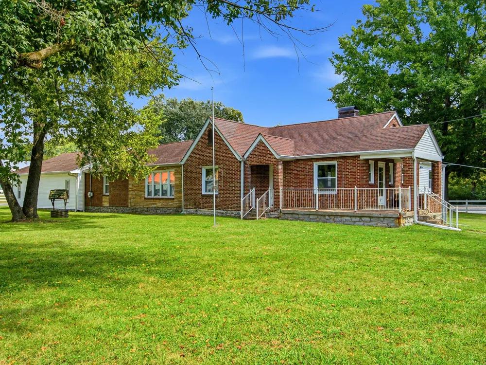 1063 Louisville Hwy Goodlettsville, TN 37072
