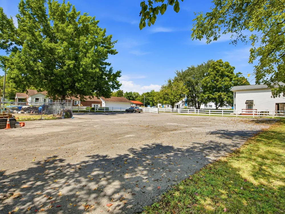 1063 Louisville Hwy Goodlettsville, TN 37072