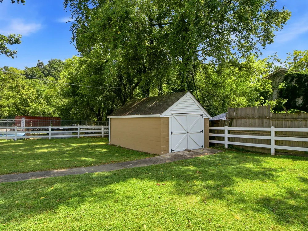 1063 Louisville Hwy Goodlettsville, TN 37072