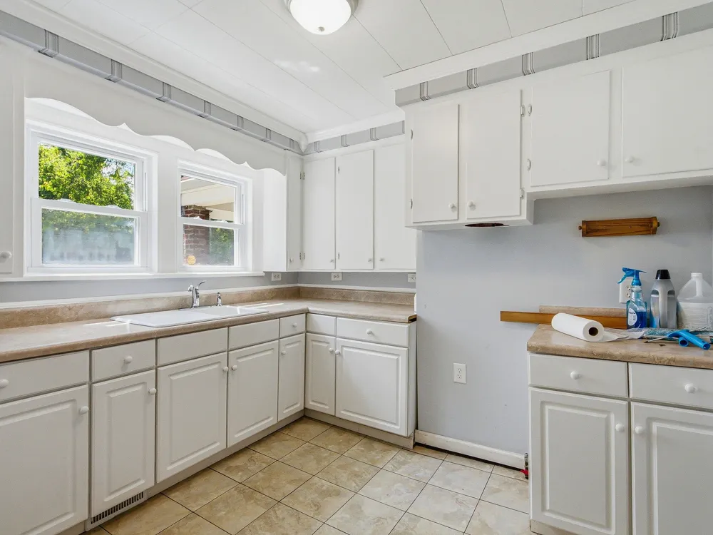 1063 Louisville Hwy Goodlettsville, TN 37072