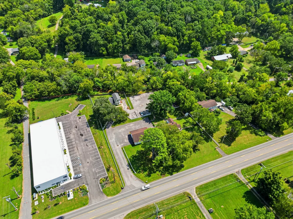 1063 Louisville Hwy Goodlettsville, TN 37072