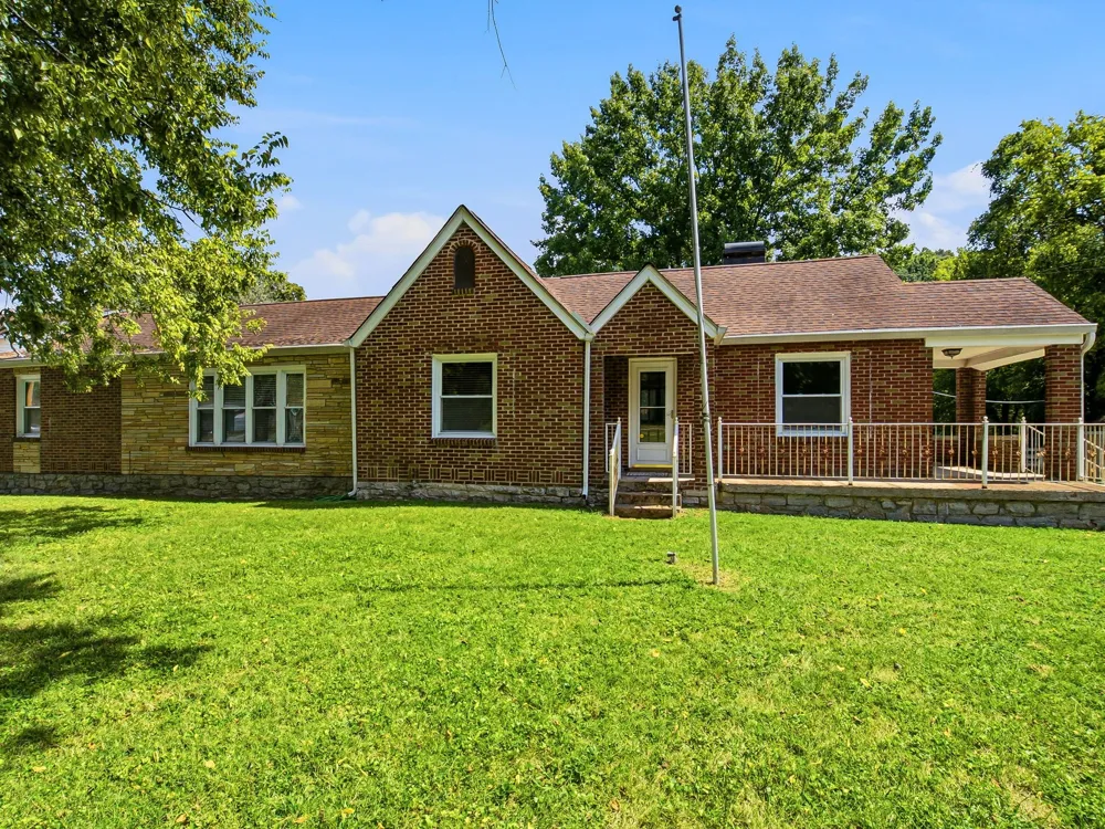 1063 Louisville Hwy Goodlettsville, TN 37072