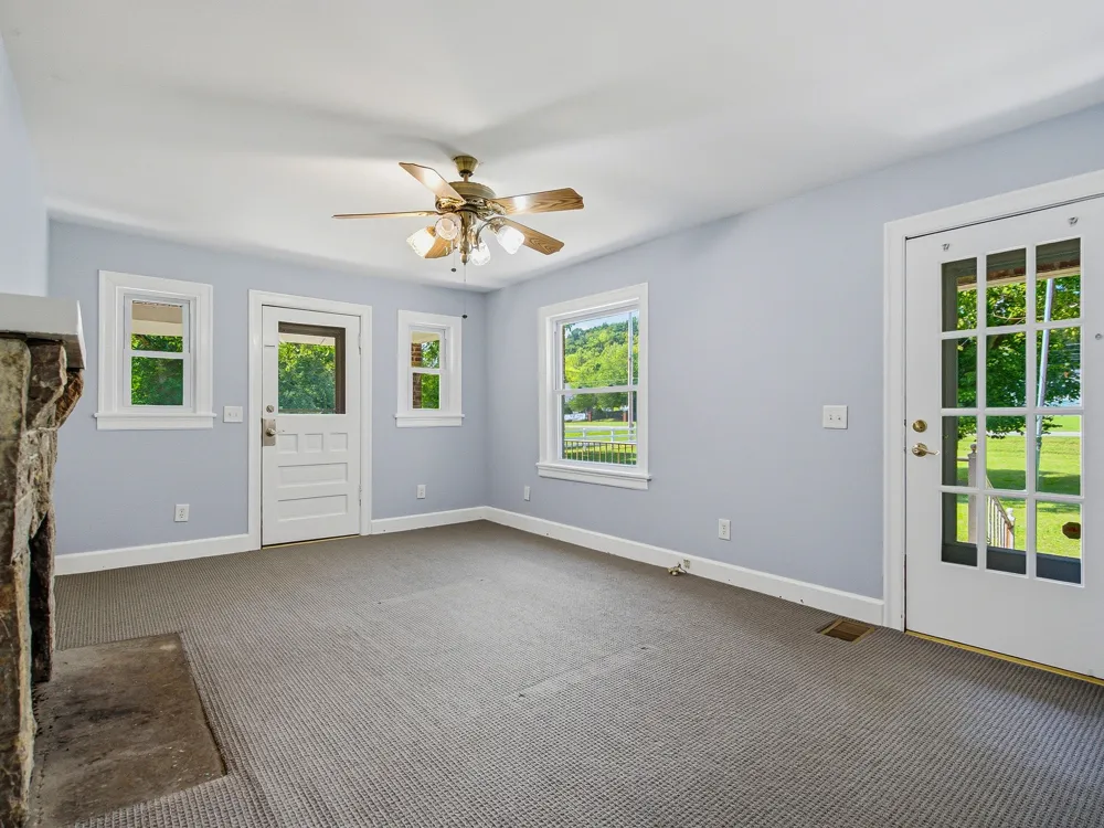 1063 Louisville Hwy Goodlettsville, TN 37072