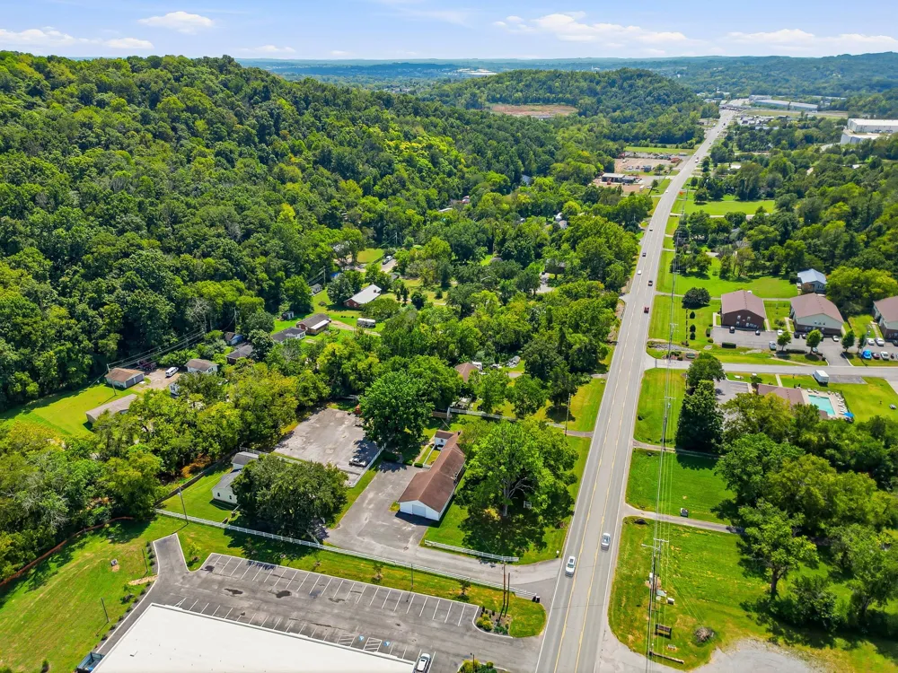 1063 Louisville Hwy Goodlettsville, TN 37072