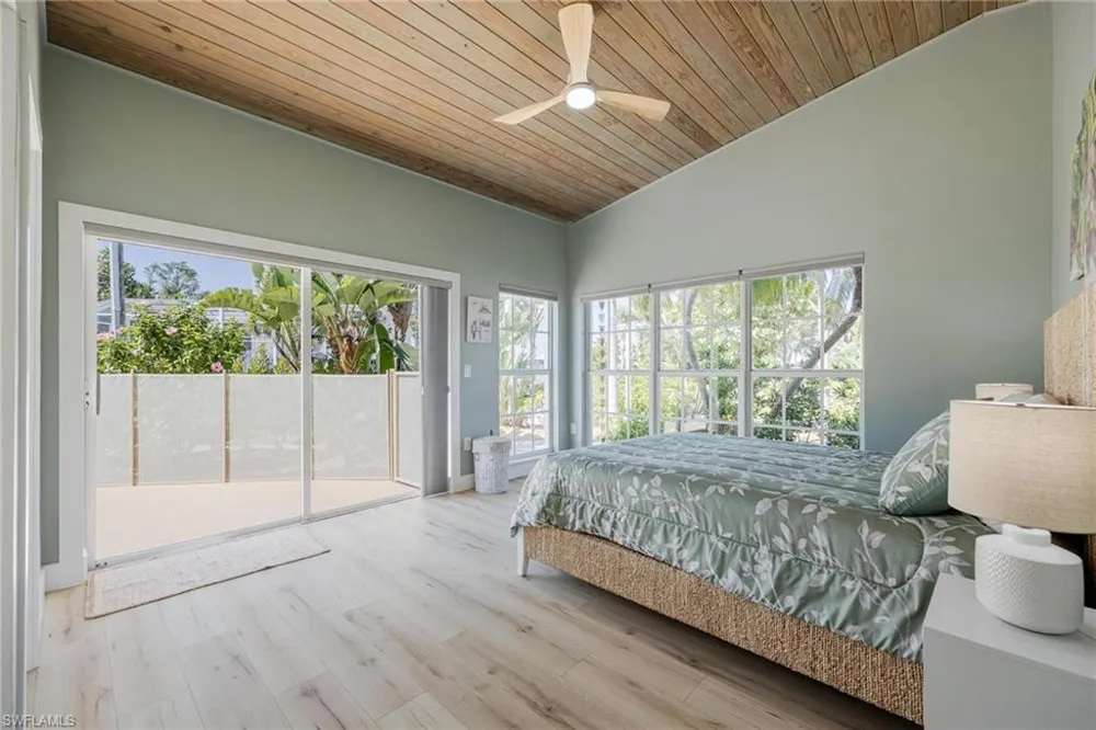 434 Lagoon Drive Sanibel, FL 33957