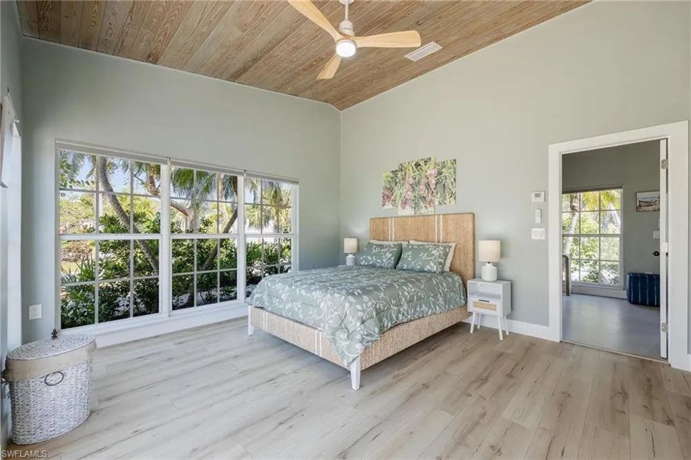 434 Lagoon Drive Sanibel, FL 33957