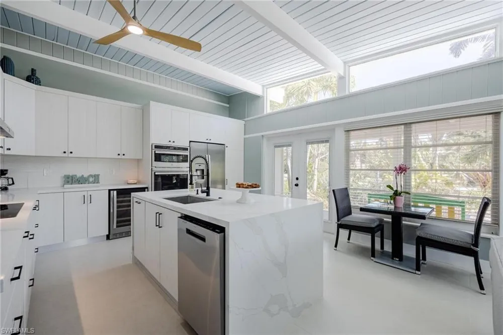434 Lagoon Drive Sanibel, FL 33957