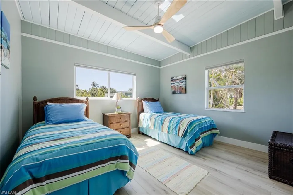 434 Lagoon Drive Sanibel, FL 33957