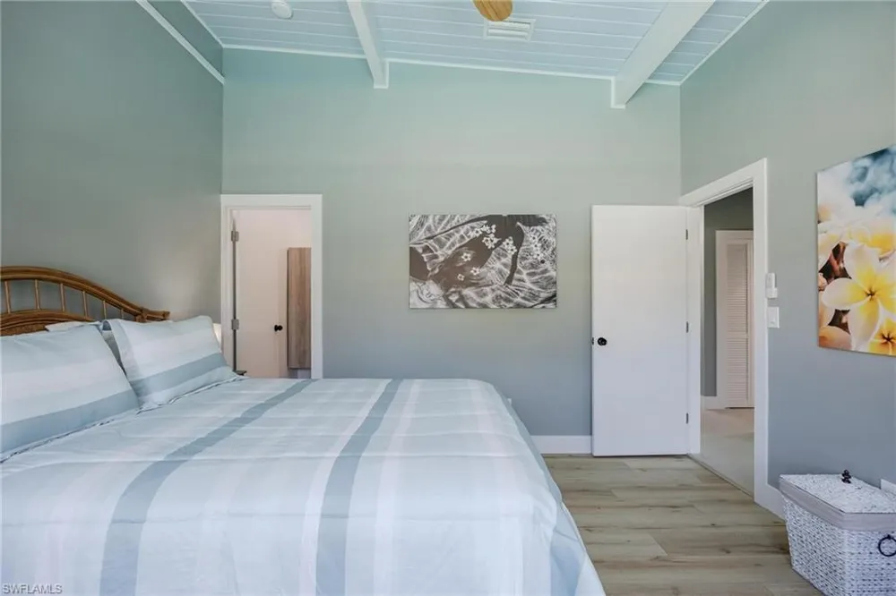434 Lagoon Drive Sanibel, FL 33957