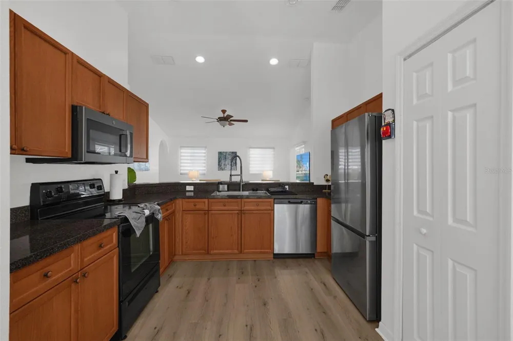 470 PARADISE WOODS COURT Davenport, FL 33896
