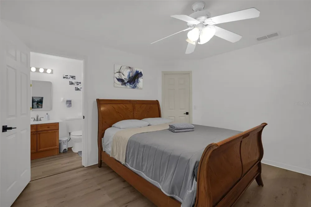 470 PARADISE WOODS COURT Davenport, FL 33896