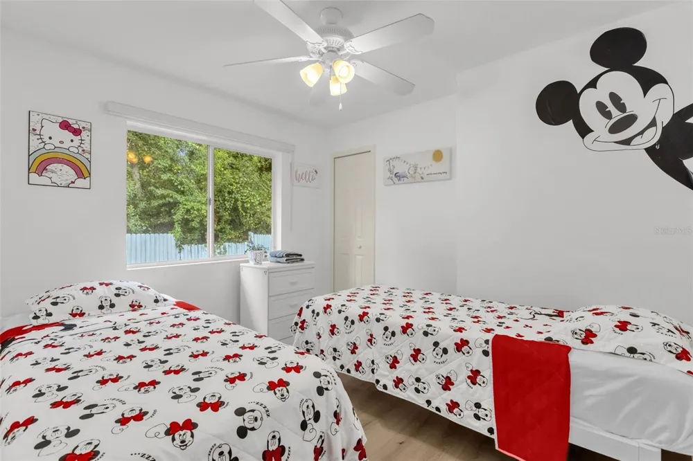 470 PARADISE WOODS COURT Davenport, FL 33896