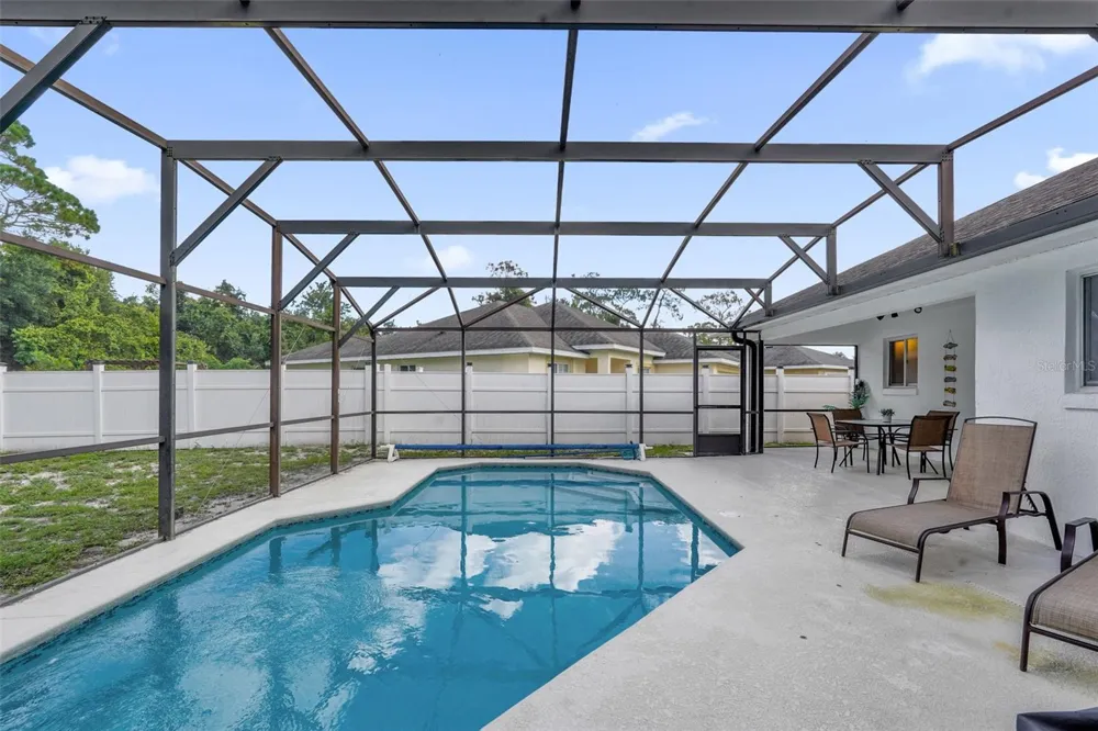 470 PARADISE WOODS COURT Davenport, FL 33896