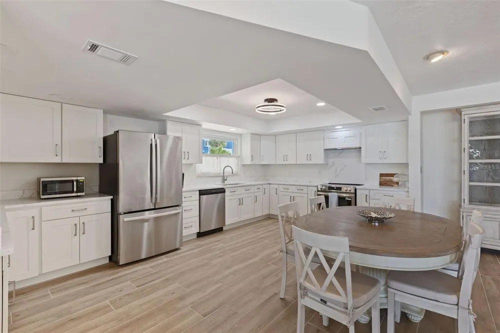 290 BAYSIDE DRIVE Clearwater, FL 33767