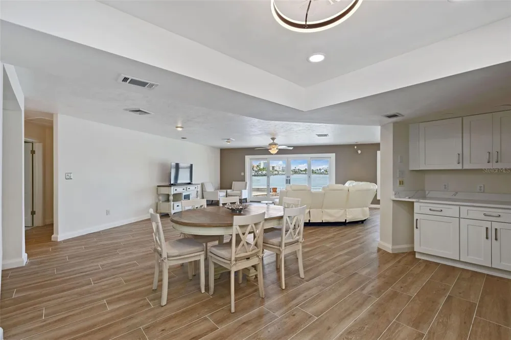 290 BAYSIDE DRIVE Clearwater, FL 33767