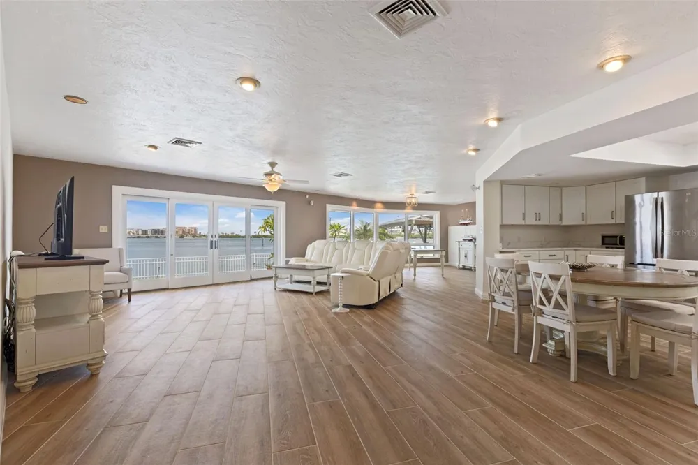 290 BAYSIDE DRIVE Clearwater, FL 33767