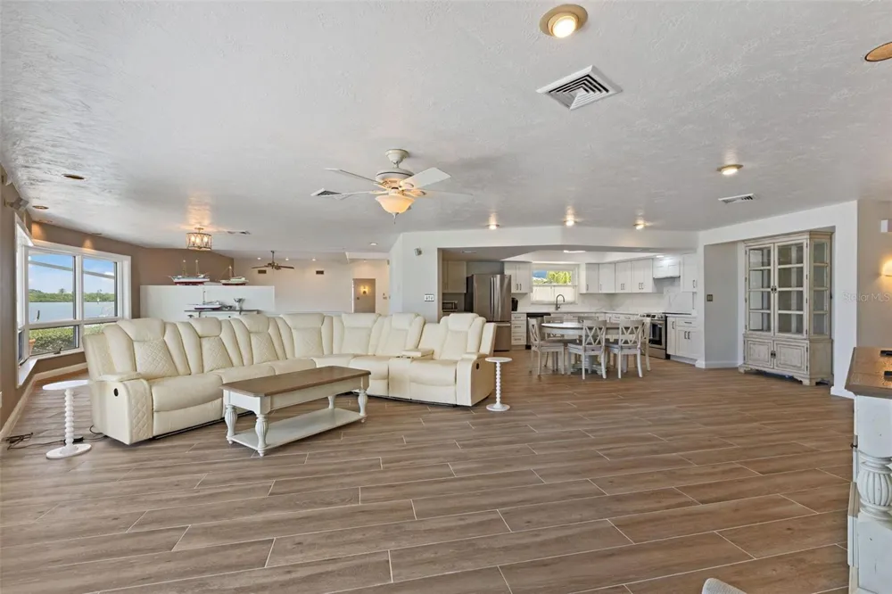 290 BAYSIDE DRIVE Clearwater, FL 33767