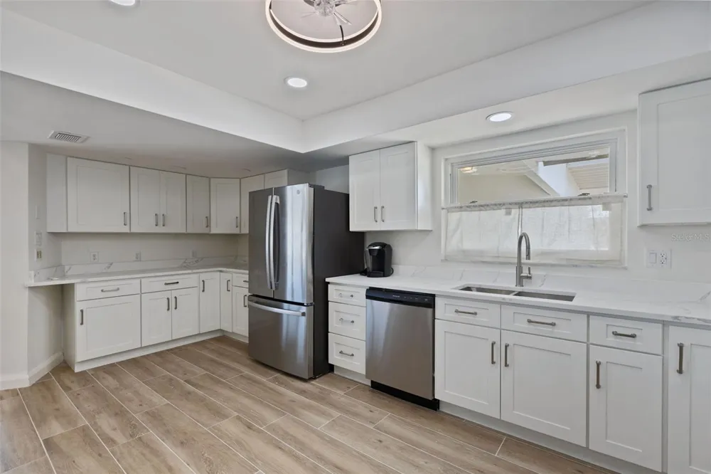 290 BAYSIDE DRIVE Clearwater, FL 33767