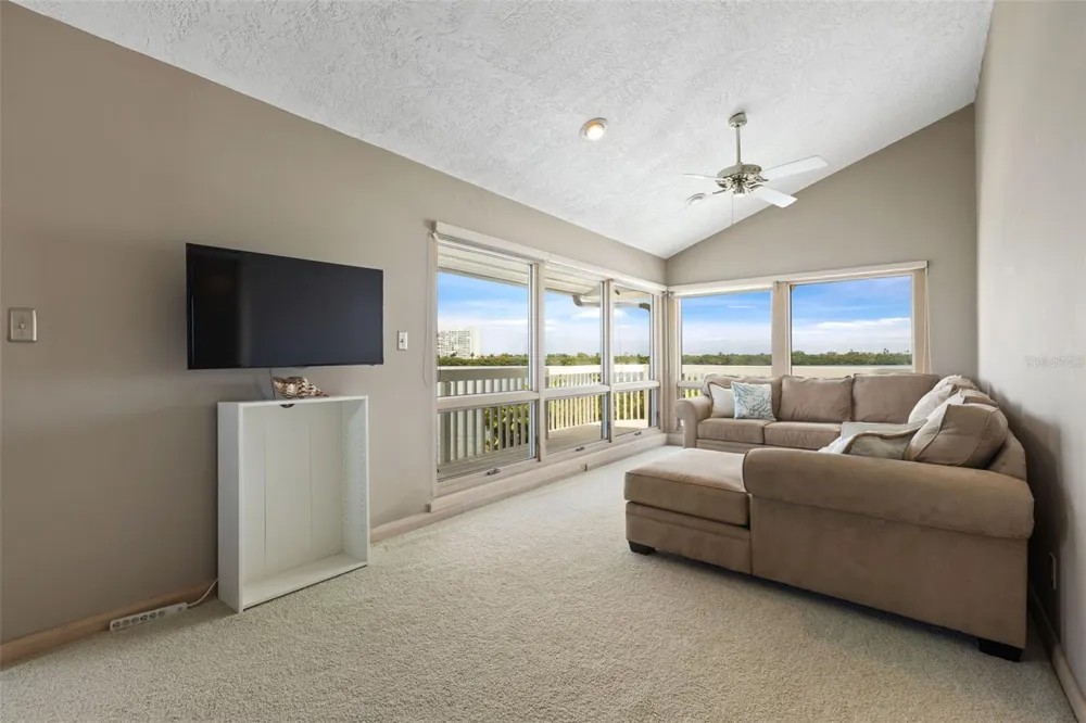 290 BAYSIDE DRIVE Clearwater, FL 33767