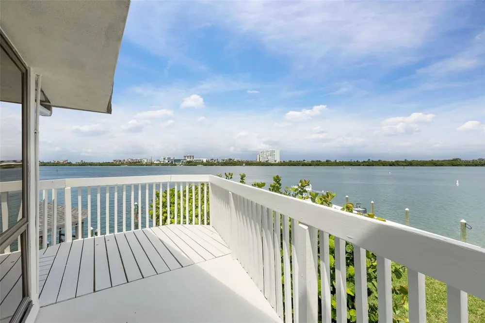 290 BAYSIDE DRIVE Clearwater, FL 33767