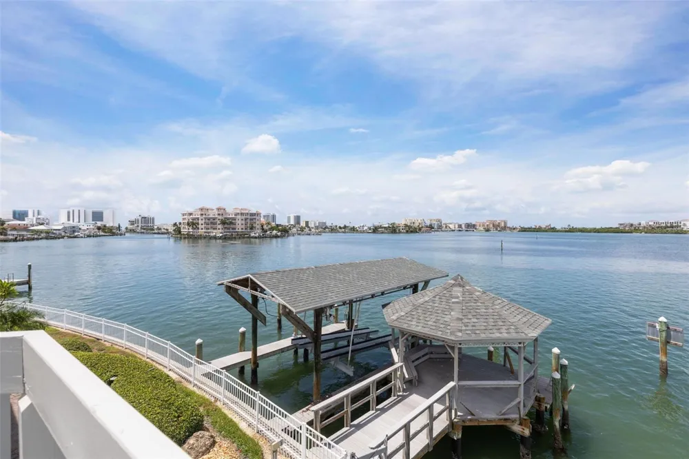 290 BAYSIDE DRIVE Clearwater, FL 33767