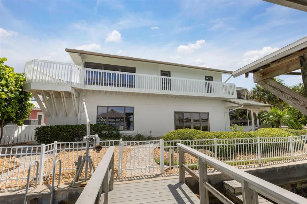 290 BAYSIDE DRIVE Clearwater, FL 33767