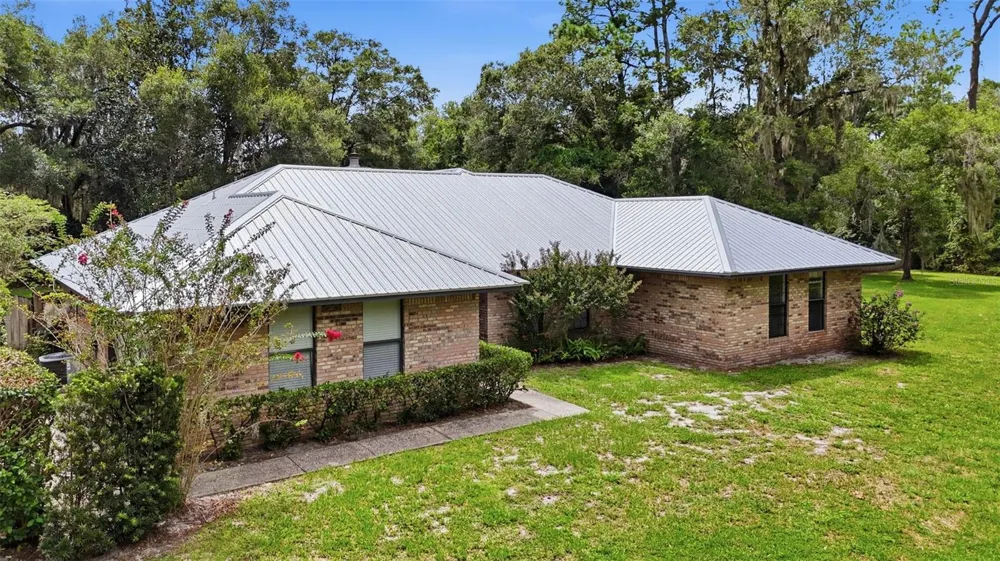 1530 W BERESFORD ROAD Deland, FL 32720