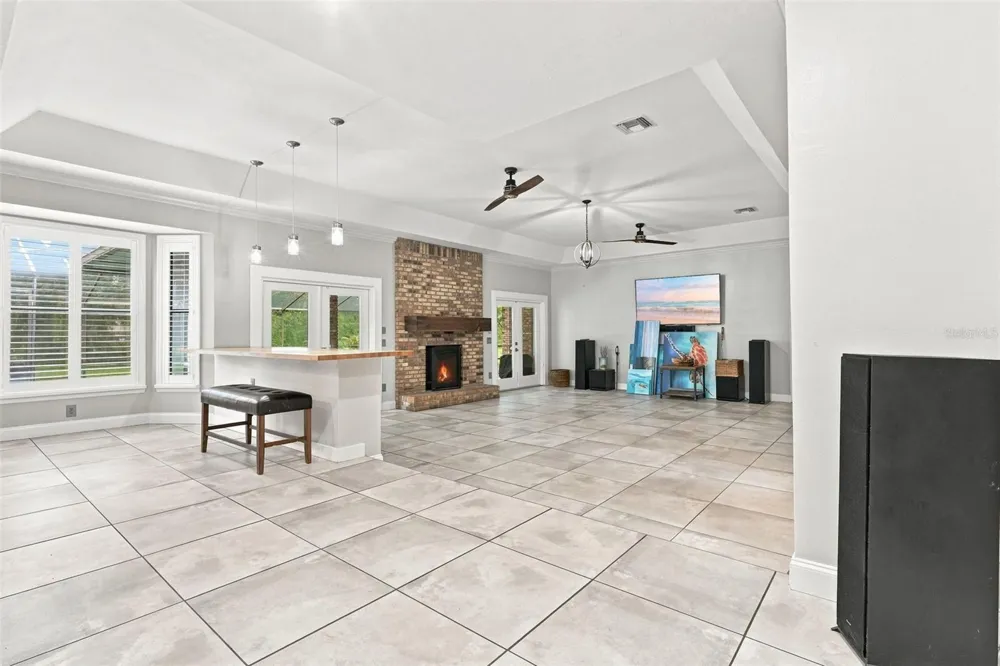 1530 W BERESFORD ROAD Deland, FL 32720
