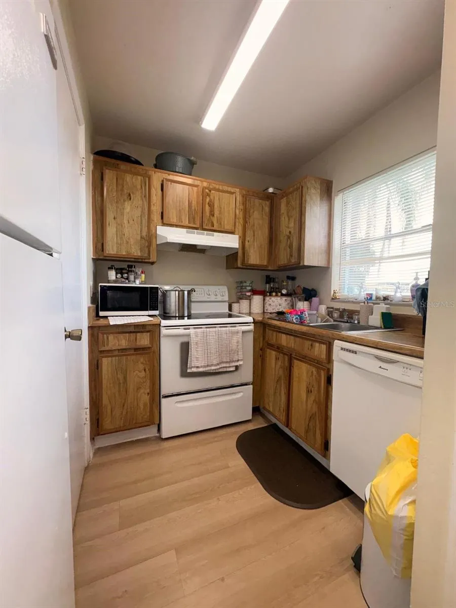 4261 PERSHING POINTE PLACE #5 Orlando, FL 32822