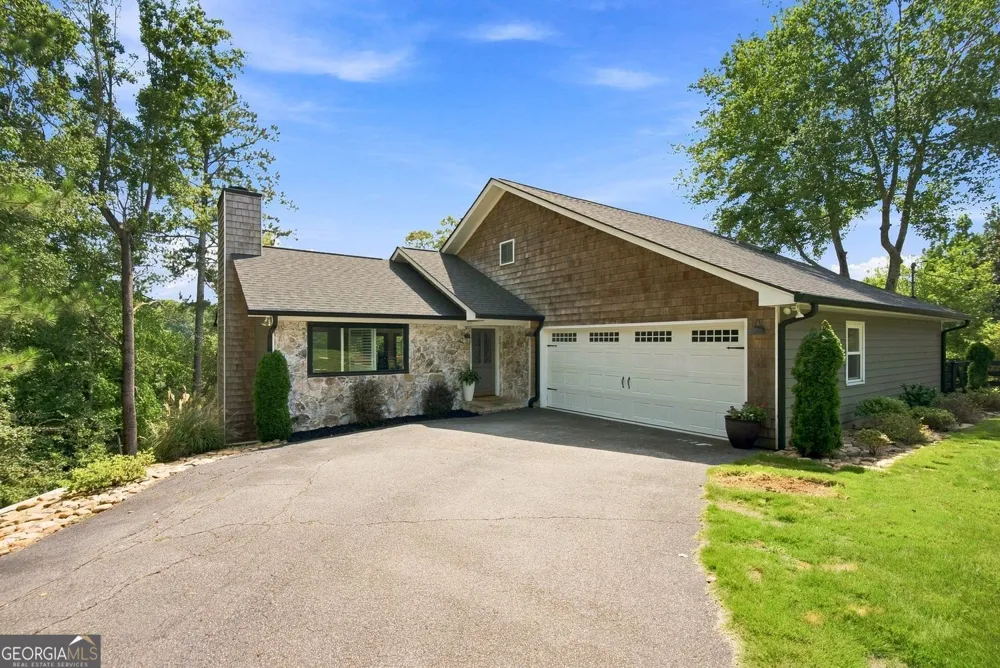 8915 Bay LN Gainesville, GA 30506