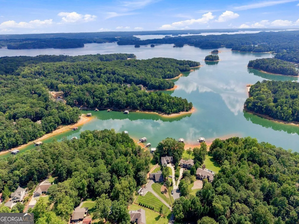 8915 Bay LN Gainesville, GA 30506