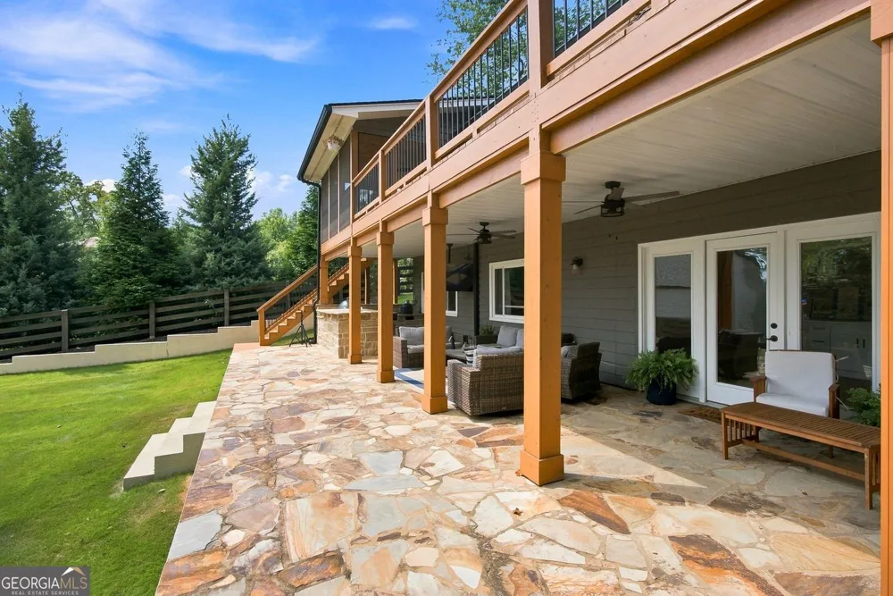 8915 Bay LN Gainesville, GA 30506