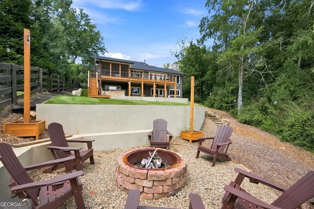 8915 Bay LN Gainesville, GA 30506